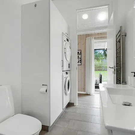 3 Bedroom Pet Friendly In *