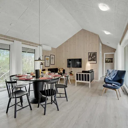 3 Bedroom Pet Friendly In