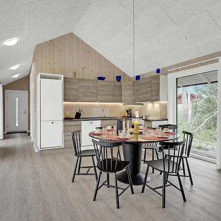 Дом отдыха 3 Bedroom Pet Friendly In *